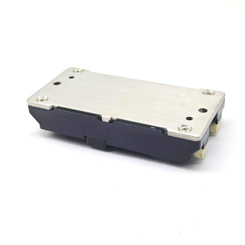 CM200YE4-12F